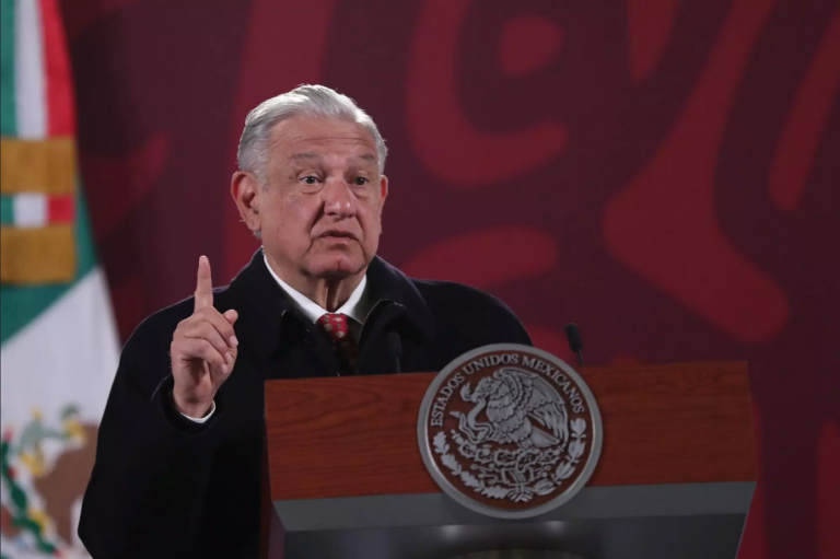 La visita de los ministros a México no calma las críticas de López Obrador a España